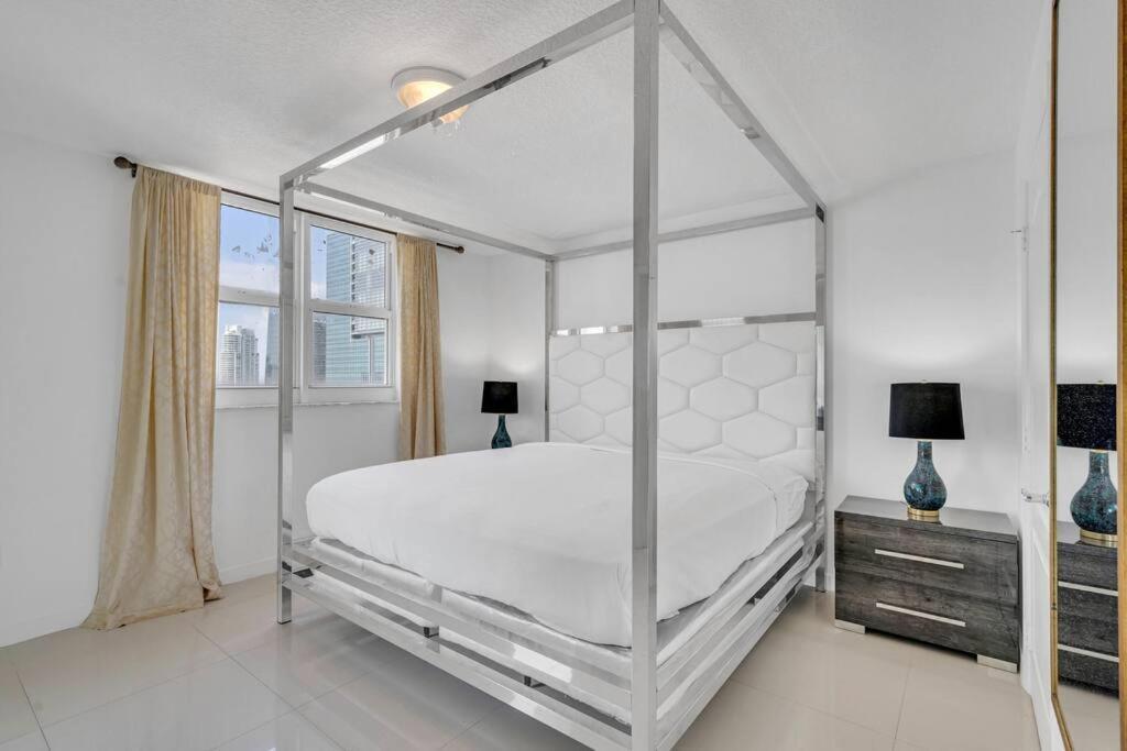 Апартаменты Luxurious Private Unit With Parking Майами Экстерьер фото