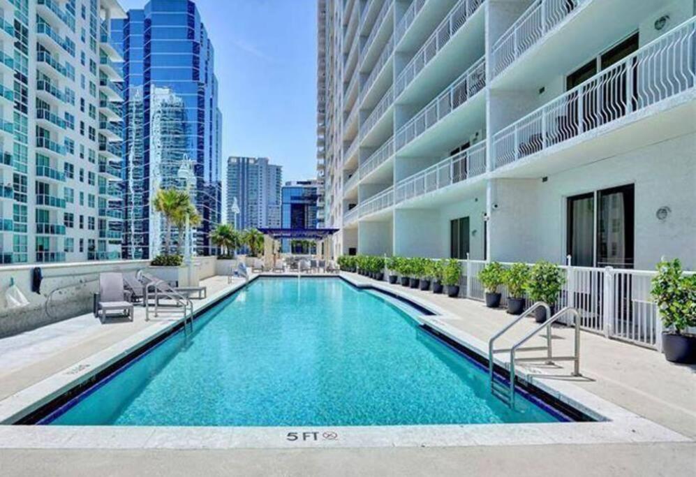 Апартаменты Luxurious Private Unit With Parking Майами Экстерьер фото
